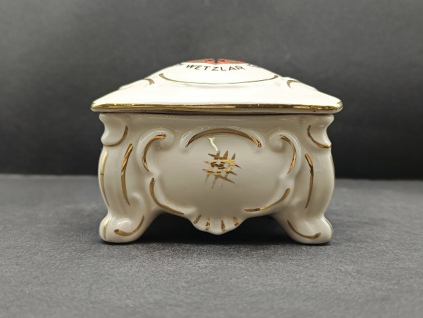Шкатулка винтажная Wolf с гербом, ручная работа, фарфор, 8.5 х 7 см, Германия, 1960-70гг.