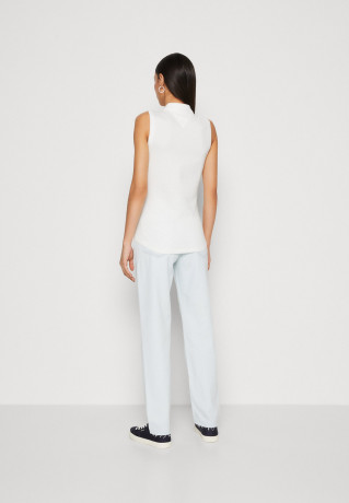 Tommy Hilfiger SLIM COLLAR DETAIL NS Polo shirt ecru SLIM COLLAR DETAIL NS Рубашка поло экрю