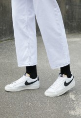 Nike Sportswear BLAZER Sneaker low white/black BLAZER низкие кроссовки женские белый черный