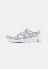 Nike Sportswear FREE RUN 2 Sneaker low white/summit white/pure platinum FREE RUN 2 Низкие кроссовки женские белый/саммит белый/чистая платина