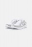 Nike Sportswear FREE RUN 2 Sneaker low white/summit white/pure platinum FREE RUN 2 Низкие кроссовки женские белый/саммит белый/чистая платина