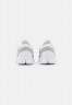 Nike Sportswear FREE RUN 2 Sneaker low white/summit white/pure platinum FREE RUN 2 Низкие кроссовки женские белый/саммит белый/чистая платина
