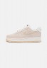 Nike Sportswear WMNS AIR FORCE 1 07 SE Sneaker low phantom/sanddrift/black/white/light silver WMNS AIR FORCE 1 07 SE Низкие кроссовки женские фантом/песок/черный/белый/светло-серебристый