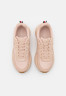 Tommy Hilfiger ELEVATED CHUNKY RUNNER Trainers misty blush ELEVATED CHUNKY RUNNER — Кроссовки туманный румянец
