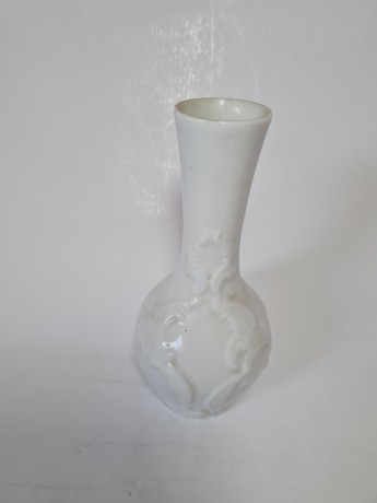KPM Royal Bavaria Фарфоровая ваза белая с фактурным узором, 17см, Германия, 1950-60гг.