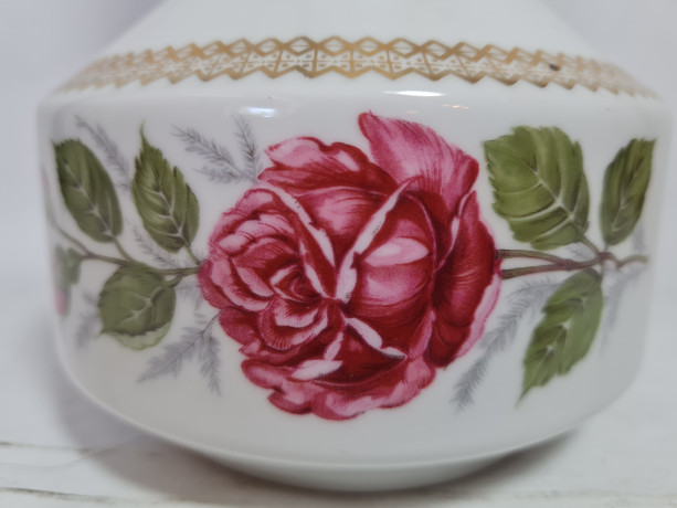 Ваза винтажная Winterling Kirchenlamitz Bavaria с розой и золотистой окантовкой, 22,5 см, Германия, 1960-70гг.