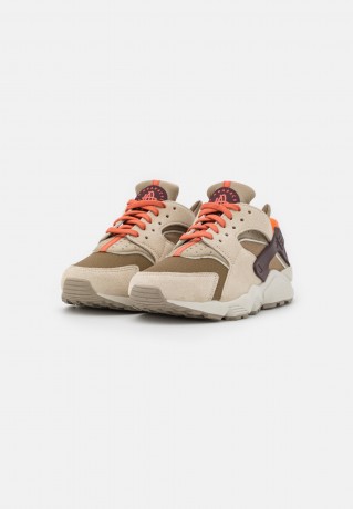 Nike Sportswear AIR HUARACHE Sneaker low braun AIR HUARACHE Низкие кроссовки женские коричневый