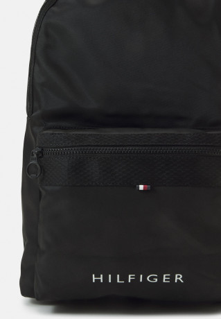 Tommy Hilfiger SKYLINE BACKPACK UNISEX Rucksack black РЮКЗАК SKYLINE UNISEX Рюкзак черный