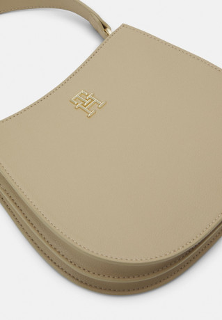 Tommy Hilfiger LIFE MED CROSSOVER Across body bag beige LIFE MED CROSSOVER Сумка через плечо бежевый