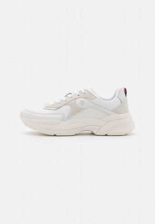 Tommy Hilfiger ELEVATED CHUNKY RUNNER Trainers white ELEVATED CHUNKY RUNNER — Кроссовки белый