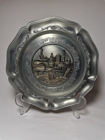 Koziol, Декоративная Тарелка-панно "Берлин" с трехмерным изображением достопримечательностей Берлина, металл, 22см, Германия 1980г