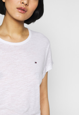 Tommy Hilfiger RELAXED Print T-shirt white RELAXED Футболка с принтом белый