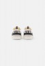 Nike Sportswear W BLAZER LOW #x27;77 JUMBO Sneaker low white/black/sail/volt/team orange W BLAZER LOW #x27;77 JUMBO Низкие кроссовки женские белый/черный/парус/вольт/команда оранжевый