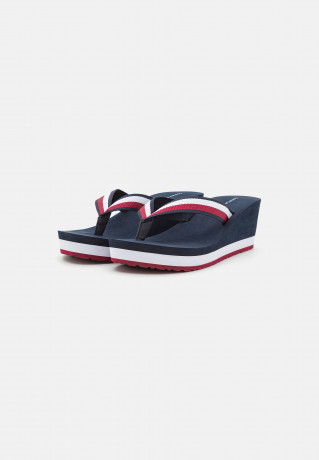 Tommy Hilfiger ESSENTIAL CORP  T-bar sandals red/white/blue ESSENTIAL CORP Сандалии с Т-образной перемычкой красный/белый/синий