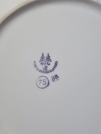 H&C Czechoslovakia Набор тарелок, белый фарфор с зелено-золотым ободком, 4 шт х 23 x 3,5 см, Чехословакия, 1960-70гг.