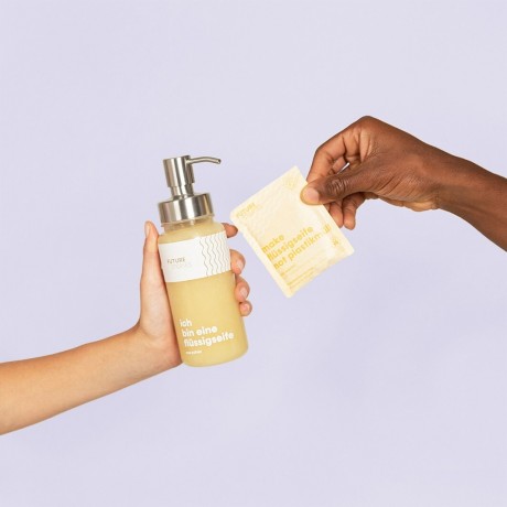 FUTURE STORIES Vorteilskit 3er Set Flussigseifen Pulver Hafermilch & No-Honey inkl. Pumpspender  Набор Advantage Kit из 3 жидких мыльных порошков с овсяным молоком и без меда, включая помпу-дозатор