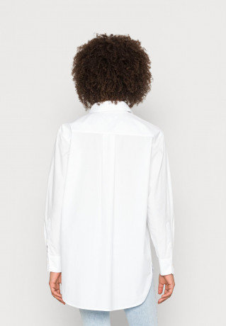 Tommy Hilfiger OVERSIZED SHIRT  Button-down blouse optic white РУБАШКА ОВЕРСАЙЗ Блуза на пуговицах оптический белый