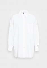 Tommy Hilfiger OVERSIZED SHIRT  Button-down blouse optic white РУБАШКА ОВЕРСАЙЗ Блуза на пуговицах оптический белый
