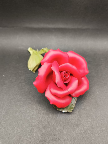 Статуэтка винтажная Capodimonte "Красная роза на веточке", фарфор, 18 х 7 см, Италия, 1960-70гг.