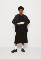 Tommy Hilfiger REFINE FLARE DRESS Jumper dress black REFINE FLARE DRESS Платье-джемпер черный