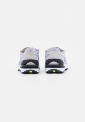 Nike Sportswear WAFFLE ONE Sneaker low football grey/light thistle/dark obsidian/white doll/ghost green WAFFLE ONE кроссовки женские низкие серый футбол/светлый чертополох/темный обсидиан/белая кукла/зеленый призрак