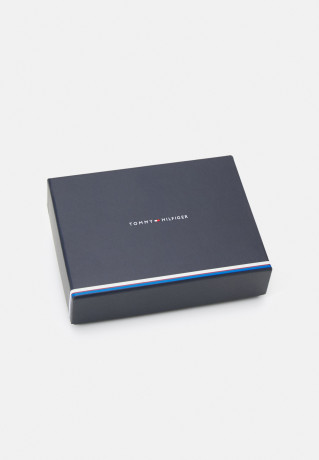 Tommy Hilfiger ICONIC MEDIUM Wallet black ICONIC СРЕДНИЙ Бумажник черный