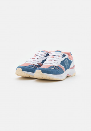 Tommy Hilfiger MODERN PREP RUNNER Trainers blue coast MODERN PREP RUNNER Кроссовки голубое побережье