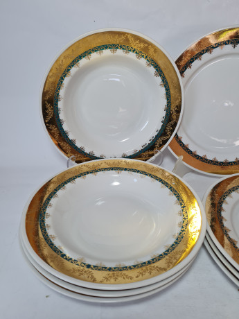 H&C Czechoslovakia Набор тарелок Белый фарфор с зелено-золотым  ободком, 4шт х 23 x 3,5 см и 4шт х 24,5 x 3 см, Чехословакия, 1960-70гг.