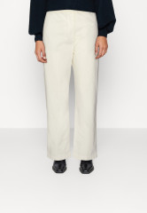Tommy Hilfiger TAPERED PANT Chinos ecru ЗАУЖЕННЫЕ БРЮКИ Брюки чинос экрю