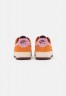 Nike Sportswear WMNS AIR FORCE 1 07 ESO Sneaker low magma orange/elemental pink/burgundy crush/pearl white WMNS AIR FORCE 1 07 ESO Низкие кроссовки женские Оранжевая магма/розовый элемент/бордовый сокрушительный/жемчужно-белый