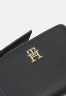 Tommy Hilfiger FEMININE SLIM WALLET Wallet black ЖЕНСКИЙ ТОНКИЙ КОШЕЛЕК Кошелек черный