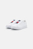 Tommy Hilfiger ELASTIC Slip-ons white ELASTIC Слипоны белый