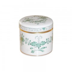 Meissen Meissen  'Neuer Ausschnitt - Indische Malerei 2 mit Kante grun Goldpunkte mit Goldrand' Dose h: 6 cm / d: 6 cm Мейсен "Новая секция - Индийская живопись 2 с краем зеленые золотые точки с золотым ободком" шкатулка в: 6 см / г: 6 см