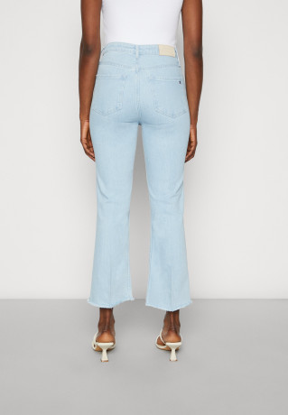 Tommy Hilfiger KICK FLARE ABY Flared Jeans light-blue denim KICK FLARE ABY Расклешенные джинсы голубой деним