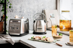 KitchenAid KitchenAid Wasserkocher KitchenAid Wasserkocher 1,25 Liter 5KEK1222ESX EDELSTAHL Чайник KitchenAid Чайник KitchenAid 1,25 литра 5KEK1222ESX НЕРЖАВЕЮЩАЯ СТАЛЬ