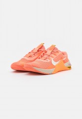 Nike Performance METCON 7 Sneaker low crimson bliss/sail/total orange/pearl white/goldtone/plum fog METCON 7 кроссовки женские низкие crimson bliss/парус/total оранжевый/жемчужно-белый/золотистый/сливовый туман