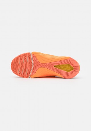 Nike Performance METCON 7 Sneaker low crimson bliss/sail/total orange/pearl white/goldtone/plum fog METCON 7 кроссовки женские низкие crimson bliss/парус/total оранжевый/жемчужно-белый/золотистый/сливовый туман