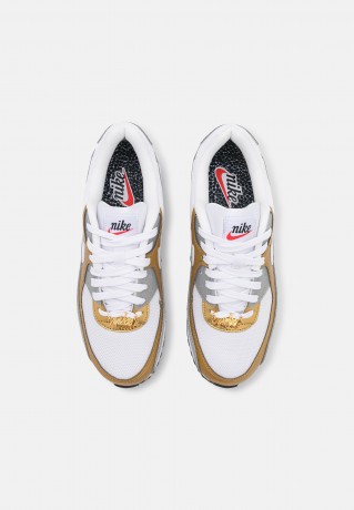 Nike Sportswear AIR MAX 90 SE Sneaker low white/metallic gold/metallic silver/black/habanero red AIR MAX 90 SE Низкие кроссовки женские белый/золотой металлик/серебристый металлик/черный/красный хабанеро