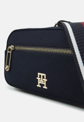 Tommy Hilfiger ICONIC CAMERA BAG  Across body bag space blue ICONIC CAMERA BAG Сумка через плечо космический синий
