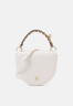 Tommy Hilfiger CHIC SADDLE BAG Across body bag weathered white CHIC SADDLE BAG Сумка через плечо выветрившийся белый