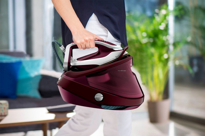 Tefal Tefal Dampfbugelstation GV9810 Pro Express Vision inklusive Dampfburste DT2026, 1100 ml Wassertank, 8,3 Bar-Druck, 180 g/Min. konstanter Dampf, 680 g/Min. Dampfstoss Паровая гладильная станция Tefal GV9810 Pro Express Vision, включая паровую щетку