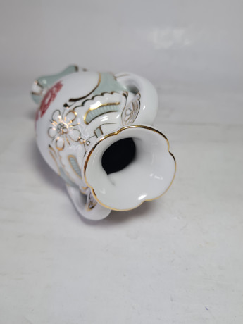 Ваза винтажная Royal Dux Bohemia, бело-светло-бирюзовый фарфор с цветочным декором и позолотой, 14,5 x 8 см, Чехословакия, 1960-70гг.