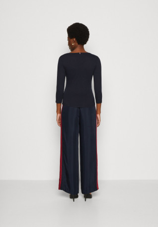 Tommy Hilfiger 1985 SLIM OPEN 3/4 Long sleeved top desert sky 1985 SLIM OPEN 3/4 Топ с длинными рукавами небо пустыни