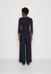 Tommy Hilfiger 1985 SLIM OPEN 3/4 Long sleeved top desert sky 1985 SLIM OPEN 3/4 Топ с длинными рукавами небо пустыни