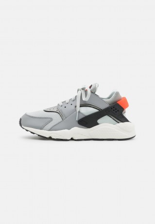 Nike Sportswear AIR HUARACHE GEL UNISEX Sneaker low grey fog/team orange/sail/light smoke grey AIR HUARACHE GEL UNISEX Низкие кроссовки женские серый туман/командно-оранжевый/парус/светлый дымчато-серый