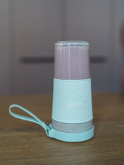 grossag grossag Akku-Smoothie-Maker to-go Hellblau MX 10.08 1380, 67 W  Портативная смузи-машина Grossag на аккумуляторе, голубой MX 10.08 1380, 67 Вт