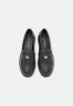 Tommy Hilfiger ICONIC LOAFER Slip-ons black ICONIC LOAFER Слипоны черный