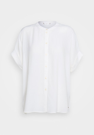 Tommy Hilfiger CREPE BLOUSE Button-down blouse ecru CREPE BLOUSE Блузка на пуговицах экрю