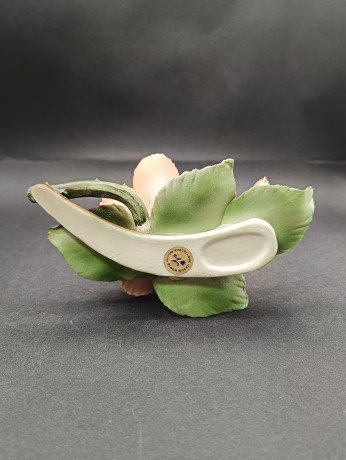 Статуэтка винтажная Capodimonte "Оранжевый цветок с листьями", фарфор, 15 х 6 см, Италия, 1960-70гг.