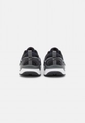 Nike Sportswear W AIR MAX BLISS Sneaker low black/silver/oil grey/iron grey/summit white W AIR MAX BLISS Низкие кроссовки женские черный/серебристый/масленно-серый/железно-серый/саммит-белый